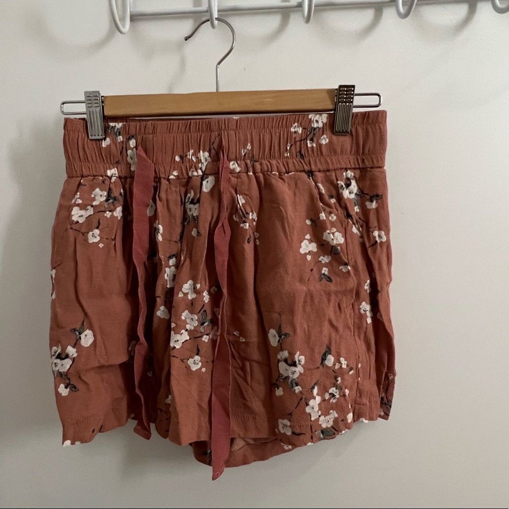 Dusty pink floral shorts